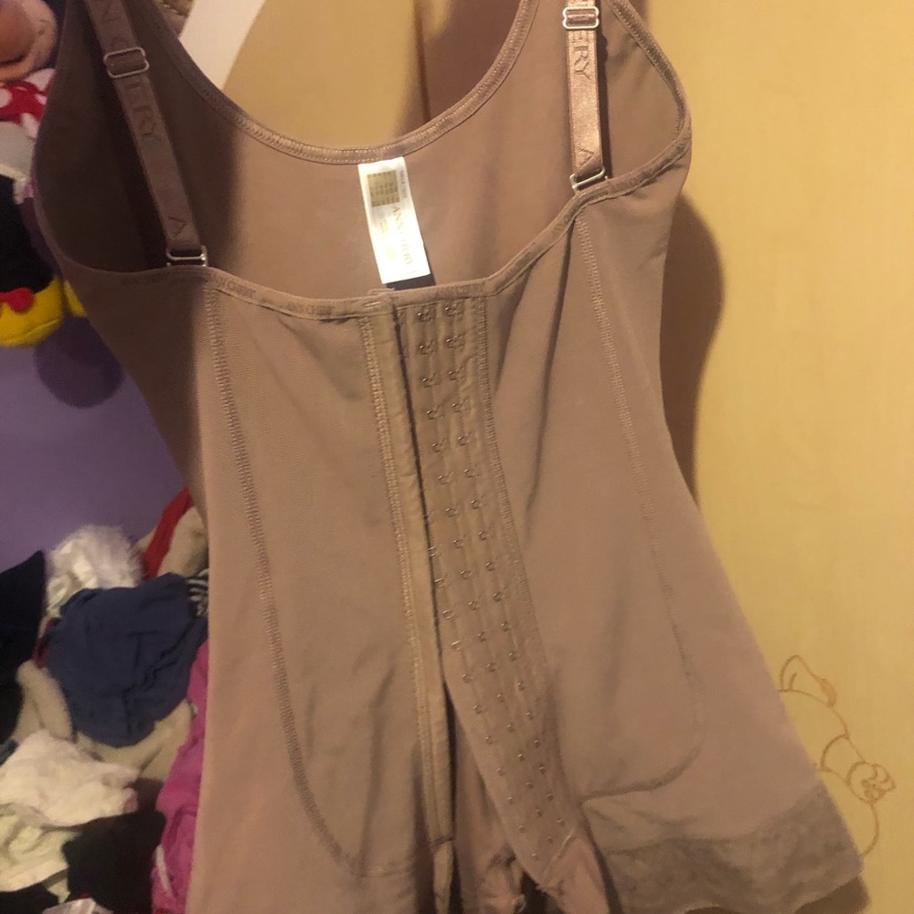 Karina lily faja coco short size Xlarge.